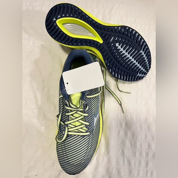 Mizuno Wave Rebellion
Women’s size 7.5
BNWT - Picture 2 of 4